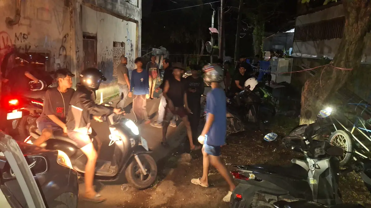 DIBUBARKAN: Personel Polsek Banjarmasin Tengah bergerak cepat setelah menerima laporan masyarakat.//polsek banteng untuk Radar Banjarmasin