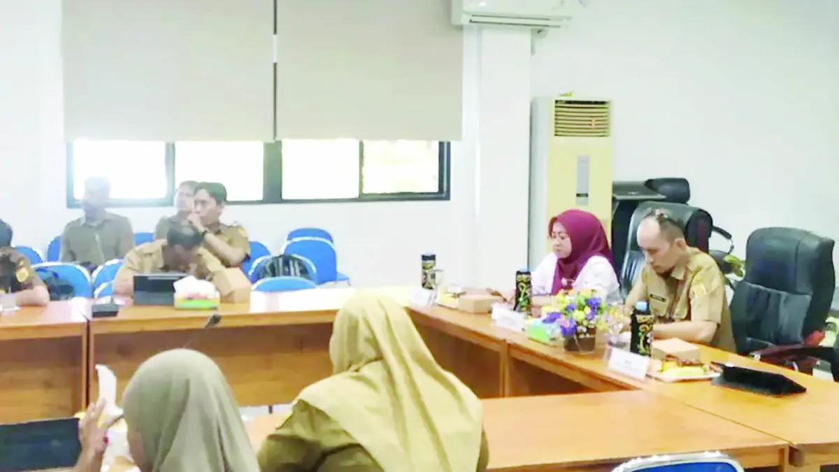 PELATIHAN: Suasana Pelatihan Manajemen dan Evaluasi Data Statistik Sektoral Kota Banjarbaru yang diikuti oleh staf sekretariat DPRD Banjarbaru