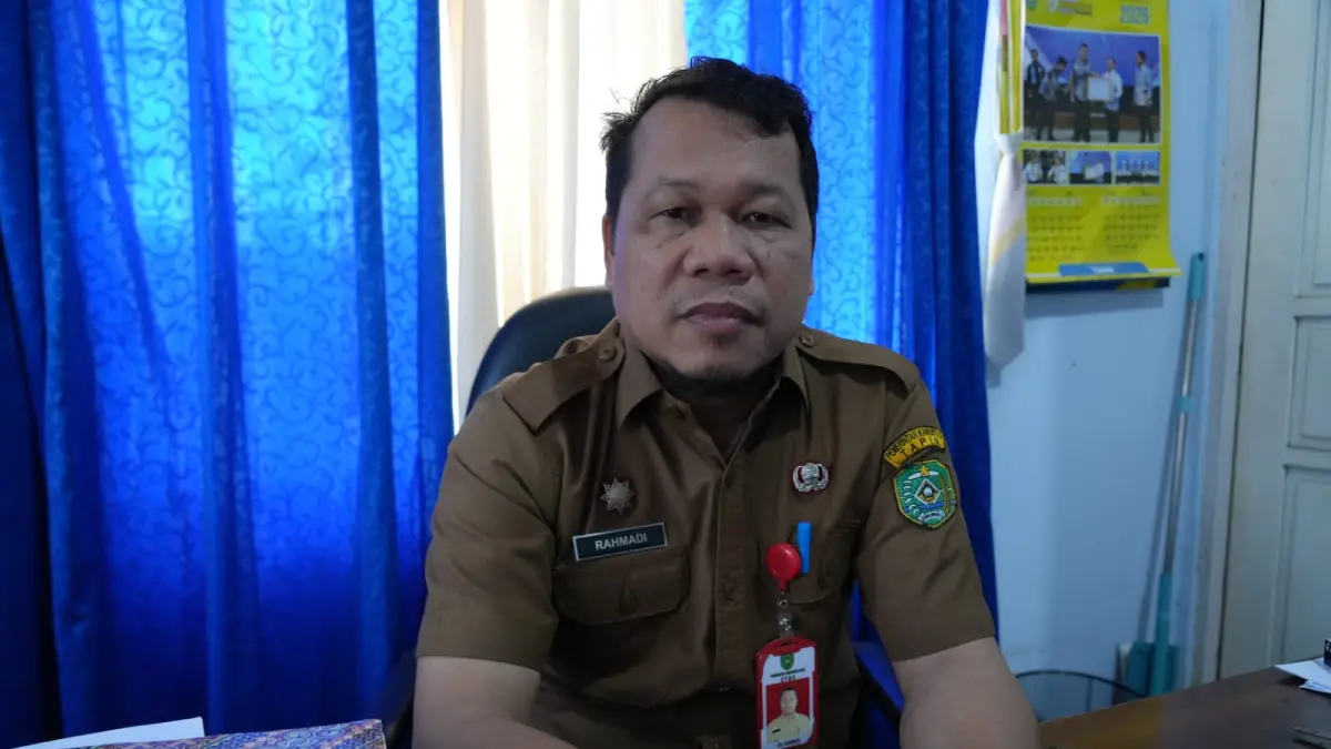 Kepala Dinas PMD Tapin, Rahmadi menyampaikan terkait dengan tahapan Pilkades yang sudah ada ratusan pendaftar. (Rasidi Fadli/Radar Banjarmasin)&nbsp;