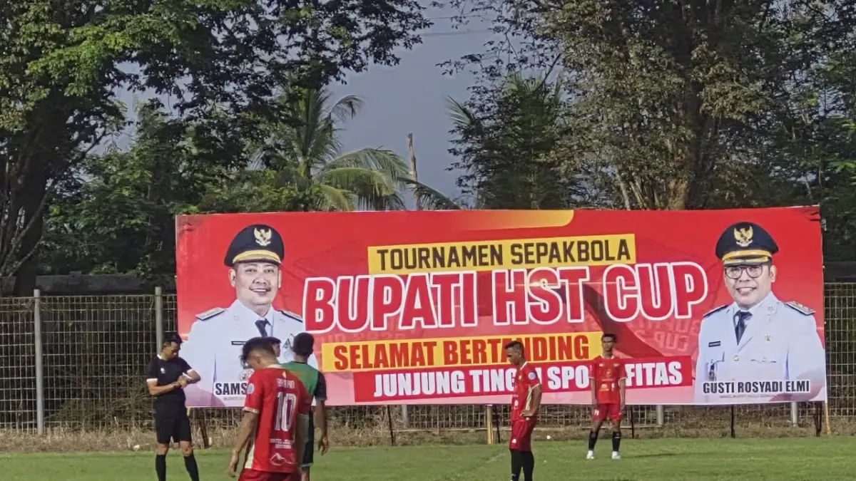 MENANG: Rintis FC (merah) lolos ke babak 32 besar Bupati HST Cup 2026 setelah mengalahkan Libak FC skor 3-1.(Foto:Jamaluddin/Radar Banjarmasin)
