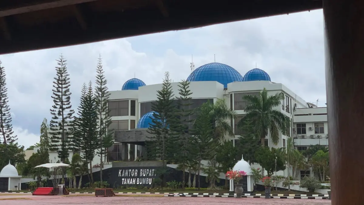 Kantor Bupati Tanah Bumbu di Jalan Dharma Praja, Kecamatan Batulicin. (Foto: Zulqarnain/Radar Banjarmasin)