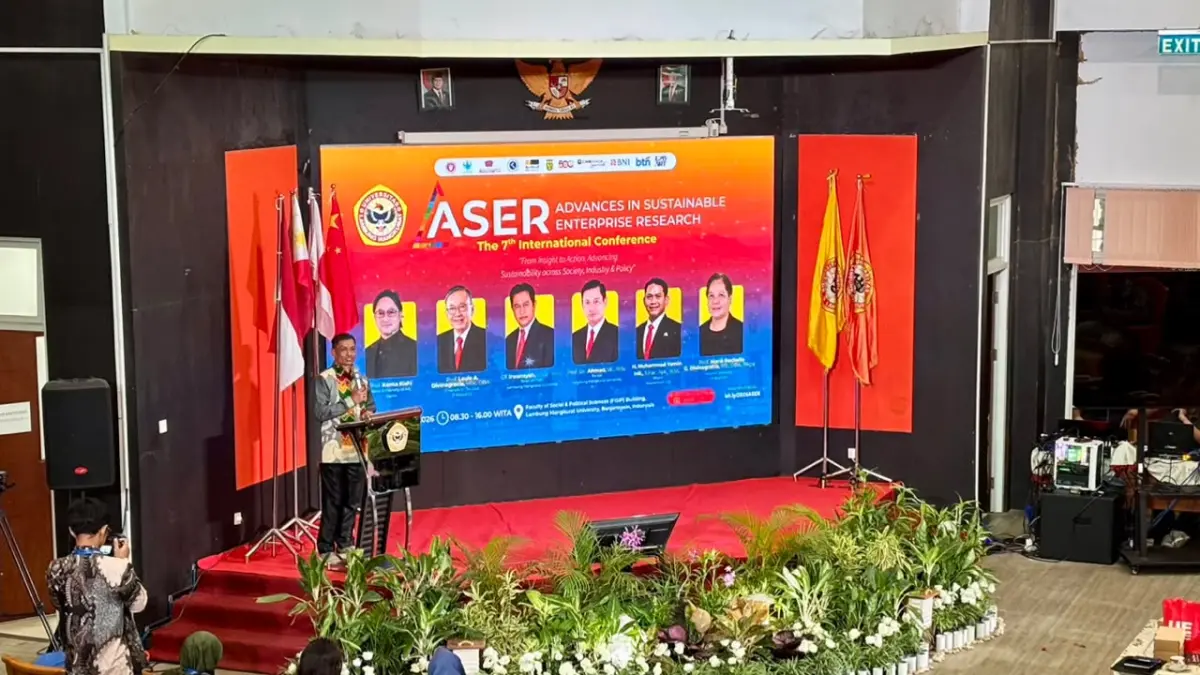 SAMBUTAN: Rektor ULM, Prof Achmad Alim Bachri membuka 7th ASER International Conference 2026 di FISIP ULM Banjarmasin.