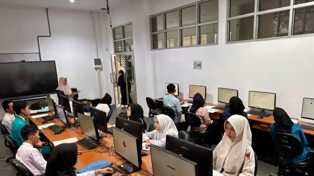SERIUS: 90 peserta mengikuti seleksi akhir Program Beasiswa Indonesia Bright Future Leaders (IBFL) Batch 4 yang digelar PT Saptaindra Sejati (SIS) di Politeknik Negeri Banjarmasin (Poliban), Rabu (11/6/2026).