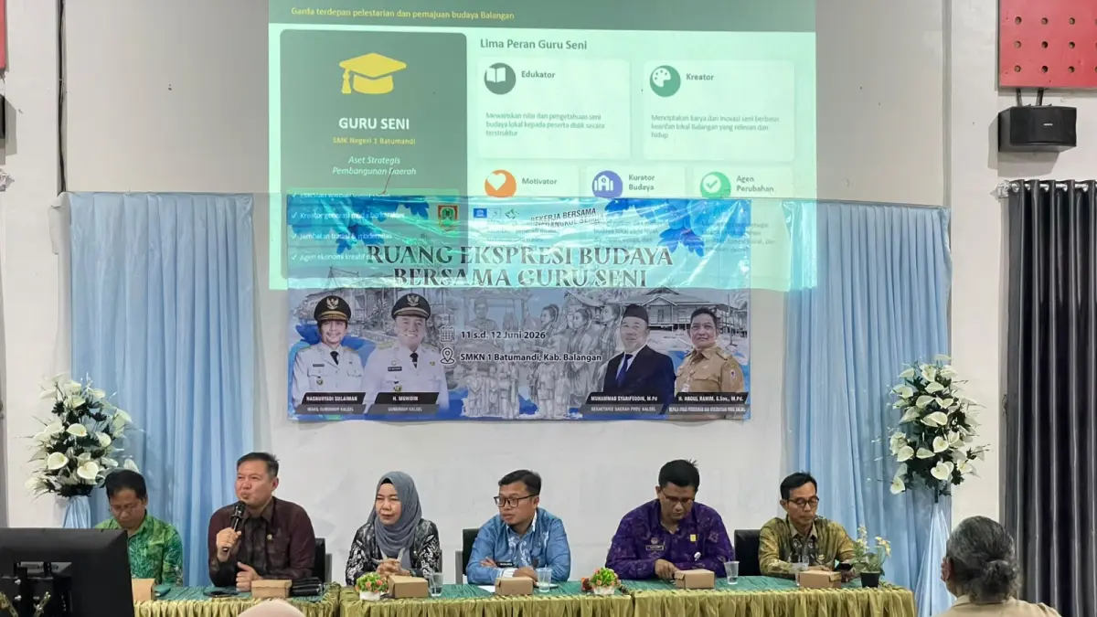 RUANG DISKUSI: Wakil Ketua II DPRD Kabupaten Balangan saat menjadi narasumber dalam kegiatan Ruang Ekspresi Budaya bersama para guru seni di SMKN 1 Batumandi.