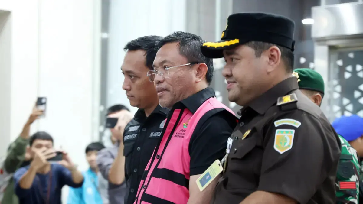 AJUKAN JC: Mantan Wakil Kepala Badan Gizi Nasional (BGN), Sony Sonjaya usai ditetapkan sebagai tersangka dugaan korupsi program Makan Bergizi Gratis (MBG). (Dery Ridwansah/Jawa Pos)
