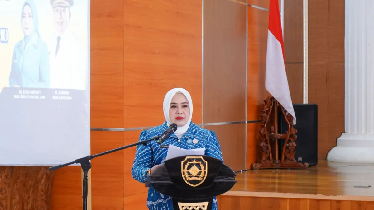 BUKA KEGIATAN: Ketua TP PKK Tapin Hj Faridah menyampaikan arahan sekaligus membuka kegiatan.