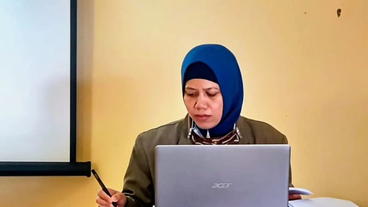 INOVASI: Kepala Bidang Koperasi Diskuperindag HSU, Nor Inayah memperkenalkan inovasi Sistem Pelayanan dan Pendampingan Koperasi (SIGAP) yang dirancang untuk mempermudah layanan, pendampingan, dan penguatan tata kelola koperasi di Kabupaten HSU.(Foto: Istimewa)