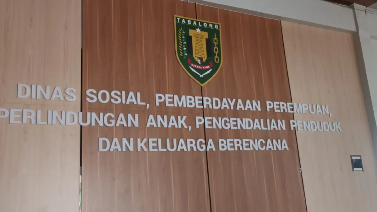 DinsosP3AP2KB Tabalong menerima pendaftaran ratusan siswa miskin untuk beasiswa Tabalong Smart tahun ini. (Ibnu Dwi Wahyudi/Radar Banjarmasin)