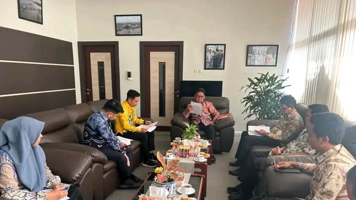 Jajaran Pemkab HSS saat melaksanakan rapat pembahasan pemekaran Desa di Nagara Daha. (KOMINFO HSS)&nbsp;
