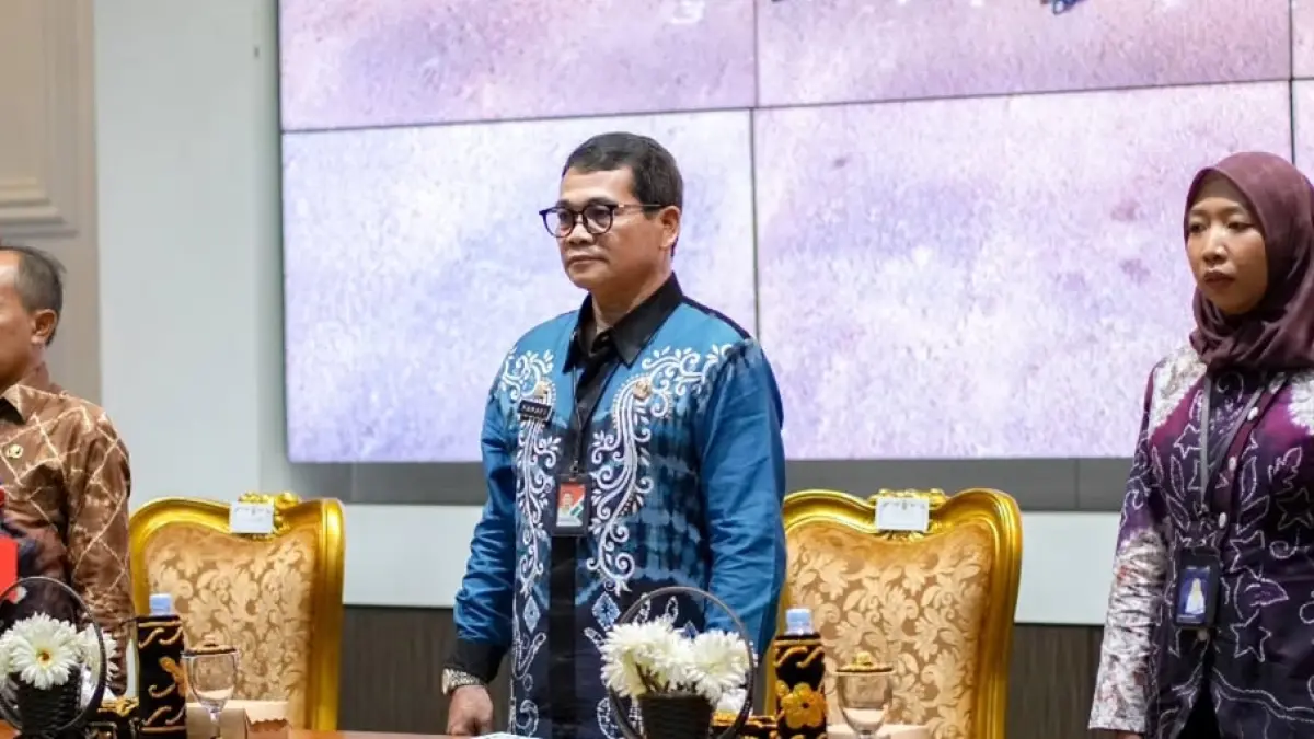 PEMBUKAAN: Asisten Administrasi Umum Pemko Banjarbaru, Kanafi memimpin pelaksanaan pembekalan bagi 205 PNS yang akan memasuki masa pensiun di Aula Gawi Sabarataan, Kamis (11/6/2026).(MC Banjarbaru untuk Radar Banjarmasin)