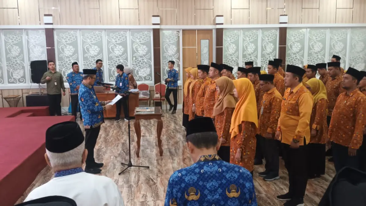 PENGURUS BARU: Bupati Kabupaten Tabalong,&nbsp; Muhammad Noor Rifani saat melantik DPD AGPAII Tabalong, Rabu (17/6/2026).(Foto: Ibnu Dwi Wahyudi/Radar Banjarmasin)