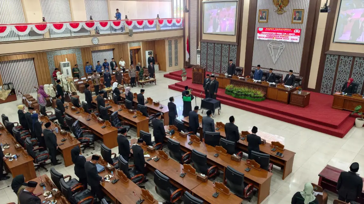 RAPAT: Rapat Paripurna DPRD Kabupaten Banjar dengan agenda pengucapan sumpah/janji PAW Anggota DPRD sisa masa jabatan 2024-2029 berlangsung di ruang paripurna DPRD Kabupaten Banjar.