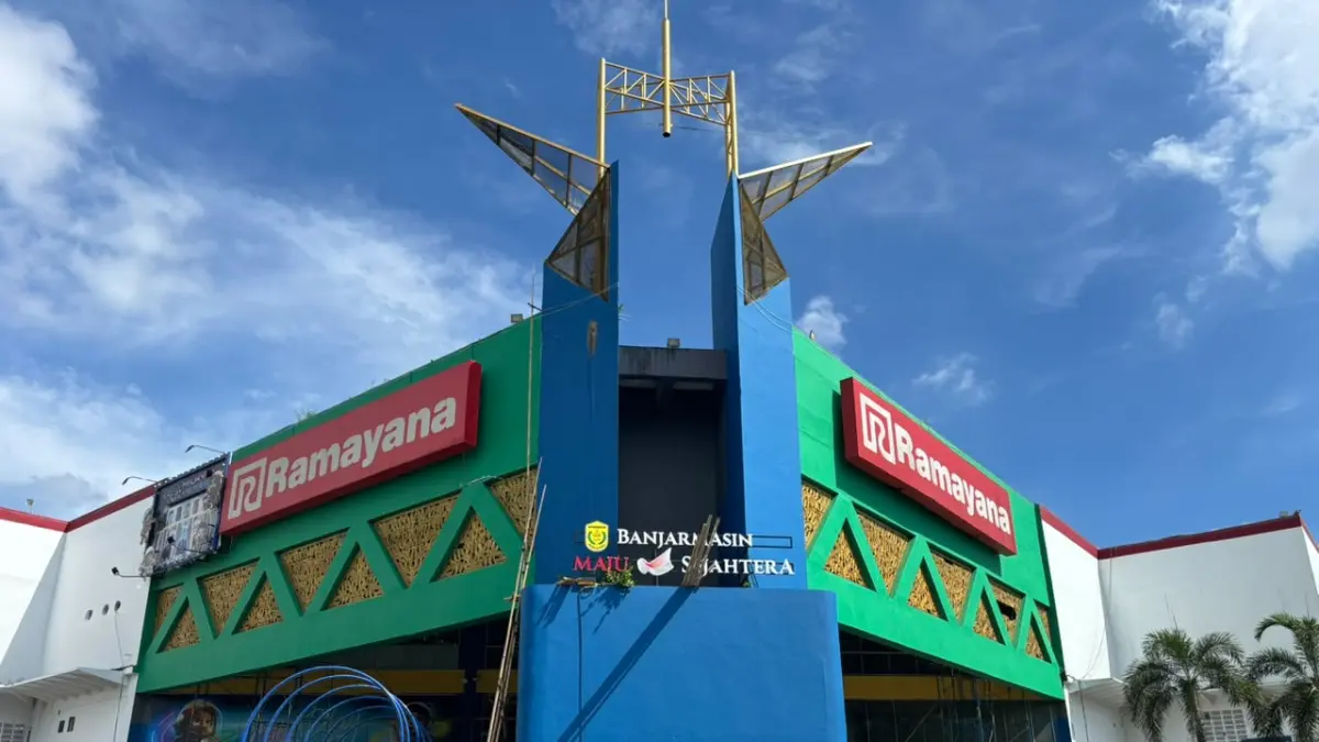 DIPERCANTIK: Pasar Sentra Antasari Banjarmasin sedang dalam tahap pembenahan awal. Progres pengerjaan pun hampir selesai.