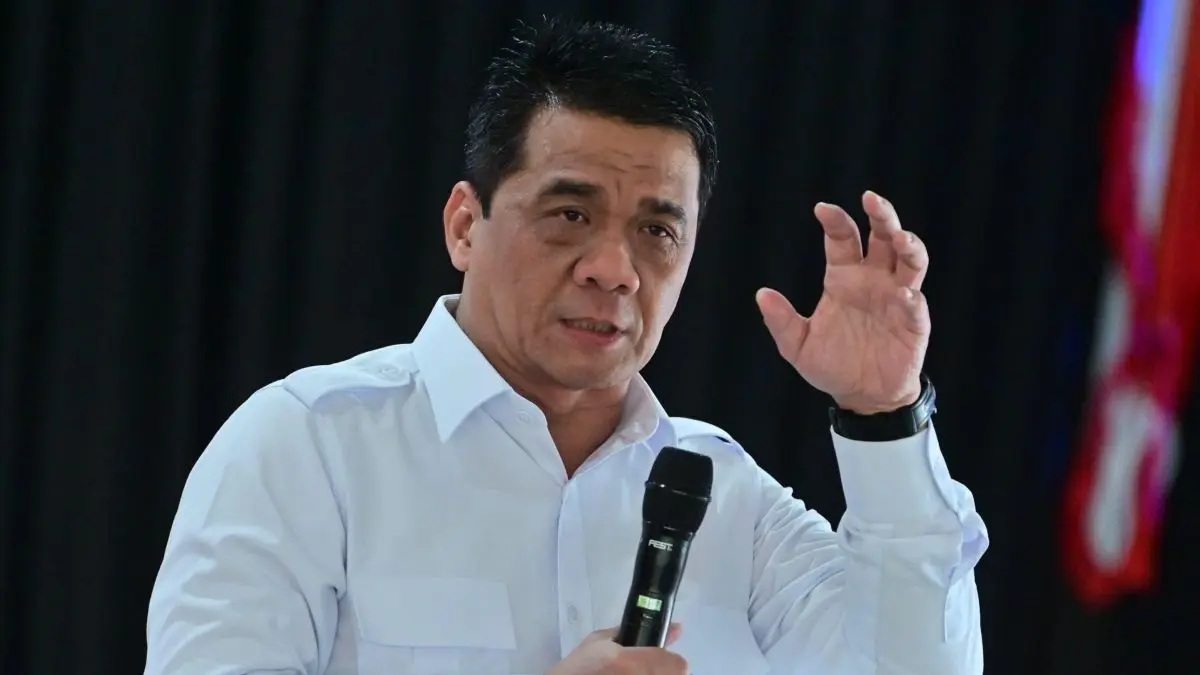 MEMBANTAH: Wakil Menteri Desa dan Pembangunan Daerah Tertinggal (Wamendes PDT) Ahmad Riza Patria membantah terlibat korupsi MBG. (Antara)