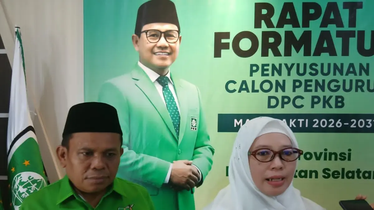 AGENDA PARPOL: Sekretaris dan Bendahara DPW PKB Kalsel, Hilyah Aulia dan Hasanuddin diwawancara wartawan di Banjarmasin, Sabtu (20/6/2026) siang.(Foto: Endang Syarifuddin/Radar Banjarmasin)