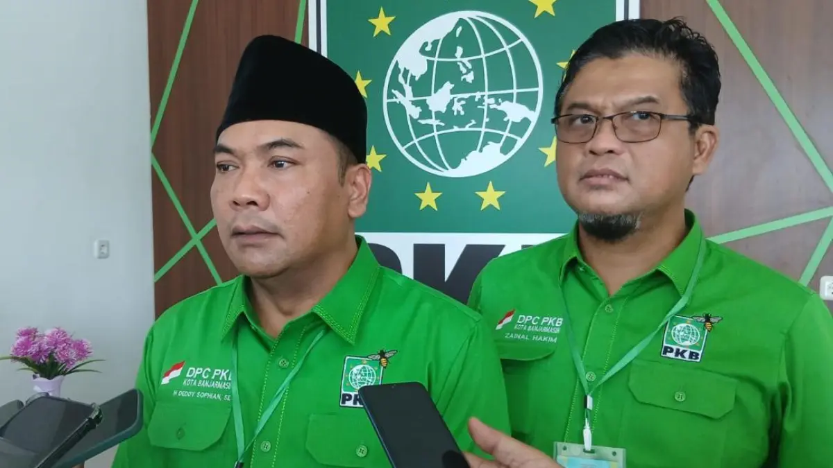 BICARA: Ketua DPC PKB Kota Banjarmasin terpilih Deddy Sopyan bersama Sekretaris Zainal Hakim mengungkapkan parpolnya menargetkan perolehan delapan kursi legislatif pada Pemilu 2029 sekaligus membidik kursi pimpinan DPRD Banjarmasin.