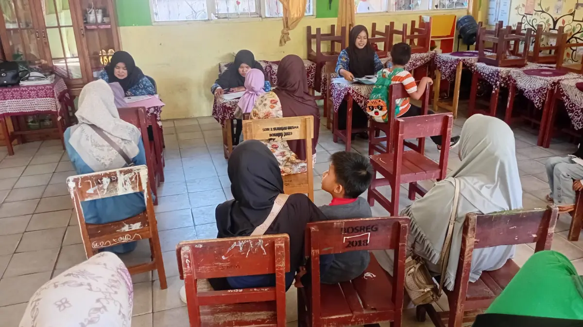 suasana Seleksi Penerimaan Siswa Baru (SPMB) tingkat Sekolah Dasar (SD) di Kota Banjarbaru (Sheilla/Radar Banjarmasin)
