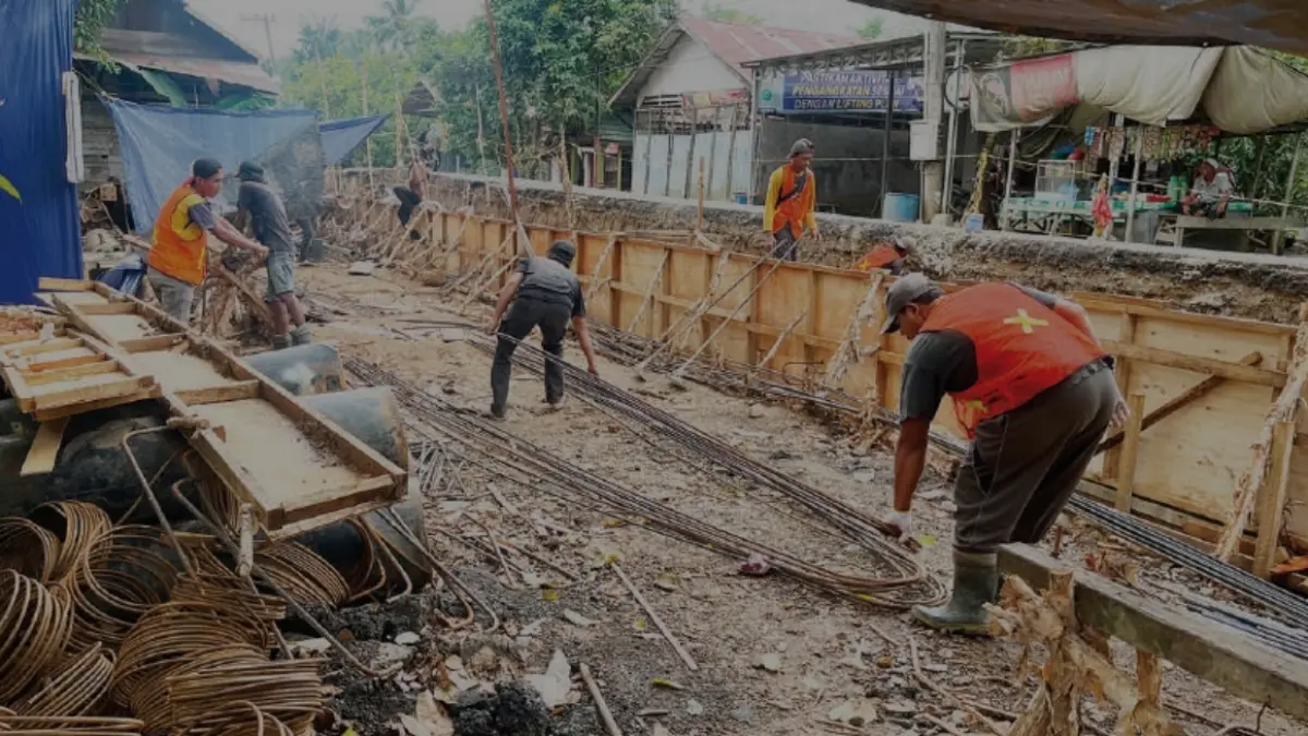DIKEBUT: Pembangunan Jalan Lampihong–Paringin di Kabupaten Balangan. Progresnya telah mencapai 63,31 persen. (Foto: Dinas PUPR Kalsel)&nbsp;