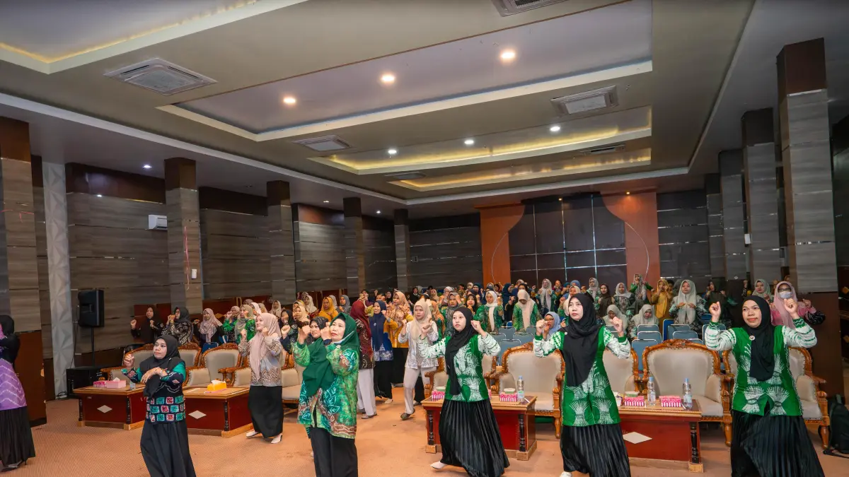 PRAKTEK : Para guru PAUD Tabalong dan Balangan mempraktekan PHBK untuk mengajar di kelas mereka.