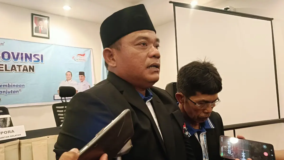 WAWANCARA: Ketua NPC Kalsel, Sumansyah saat memberikan keterangan di sela pelaksanaan Rakerprov.