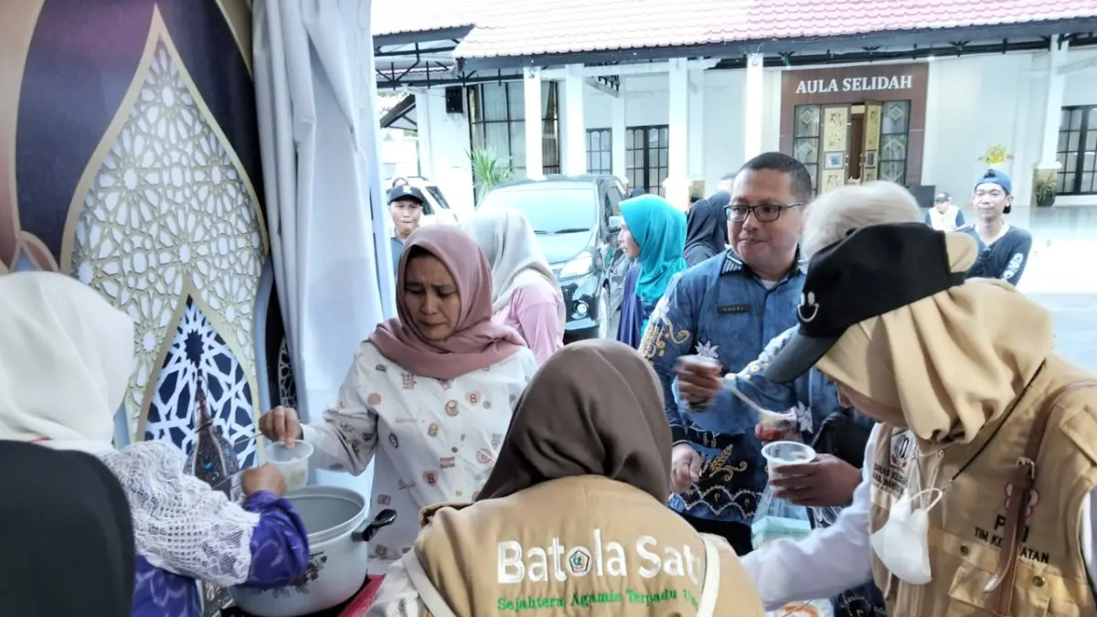 BAZAR UMKM: Stan UMKM Tanah Bumbu pada Bazar MTQN XXXVII Tingkat Provinsi Kalimantan Selatan di Marabahan, Kabupaten Barito Kuala.