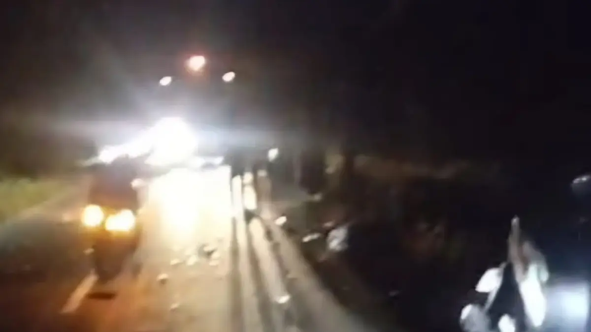 KECELAKAAN: Seorang pengendara roda dua terlibat laka lantas di Jalan Raya Batakan, Desa Sungai Riam, Kecamatan Pelaihari, Rabu (24/6/2026). (Foto : Grup Inforwargatala)