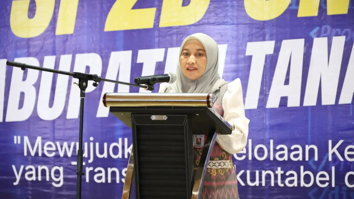 SAMBUTAN: Sekretaris Daerah Tanah Bumbu Yulian Herawati menyampaikan sambutan pada peluncuran SP2D Online terintegrasi SIPD RI.(Foto: Pemkab Tanah Bumbu)