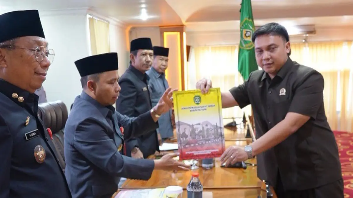 BERI CATATAN: Sejumlah fraksi di DPRD Tapin menyetujui Ranperda pertanggungjawaban APBD 2025. Namun, ada sejumlah catatan yang diberikan.