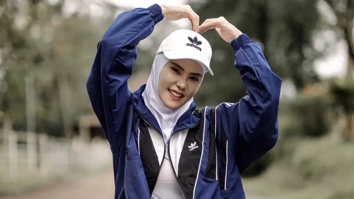 PENYIDIKAN: Angel Lelga kehilangan sejumlah barang pribadi, ART pun kini menjalani penyidikan. (Foto: Instagram)