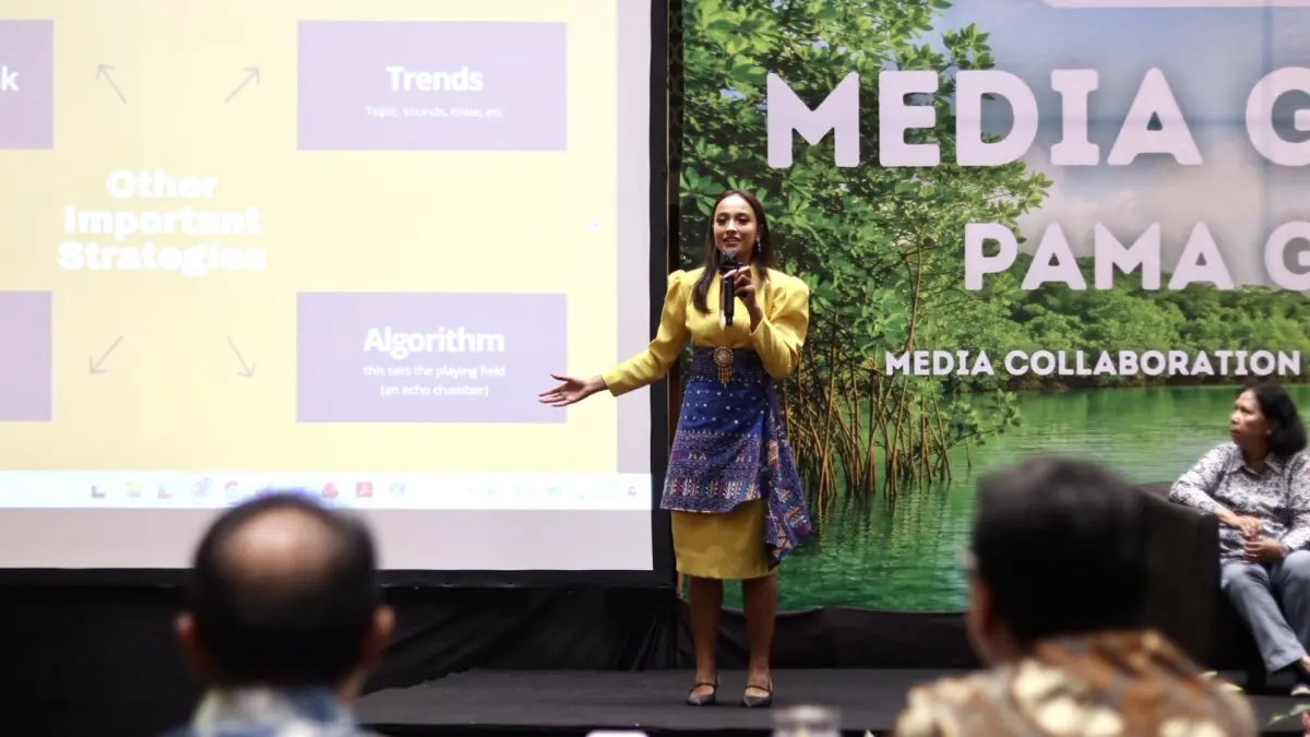 EDUKASI: Puteri Indonesia Lingkungan 2018, Vania F. Herlambang, memaparkan pentingnya kolaborasi dalam menjaga ekosistem pesisir pada Media Gathering PAMA Group 2026 di Semarang.