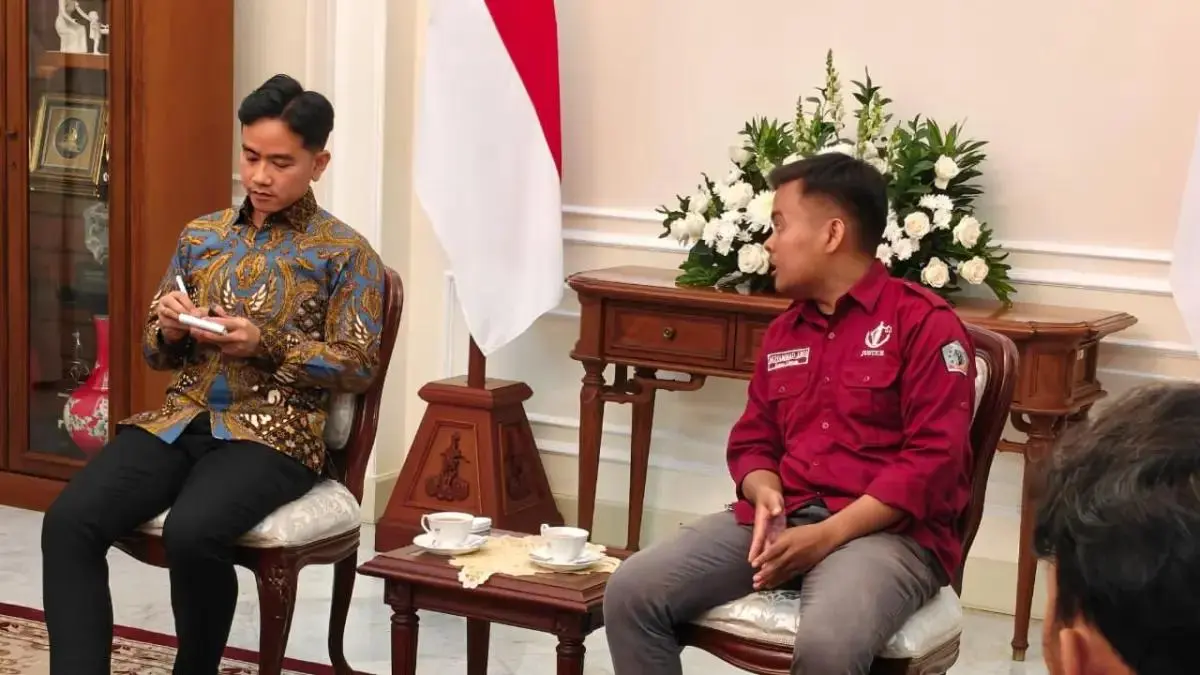 PERTEMUAN: Wapres Gibran Rakabuming Raka menerima 15 perwakilan mahasiswa di Istana Wapres, Jakarta, Senin (15/6). (Setwapres)