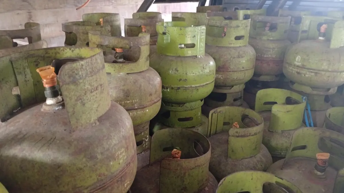 HARGA TETAP: Stok Gas LPG 3 Kg di salah satu pangkalan di Kabupaten HSS. (Foto: M Padil Ihsan/Radar Banjarmasin)&nbsp;