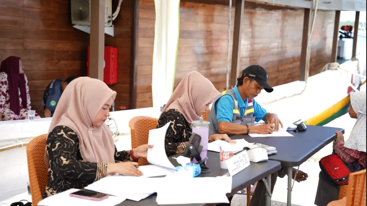 LAYANAN KESEHATAN: Pemkab Tanah Bumbu bersama tim kemanusiaan Yayasan Dokter Peduli (doctorSHARE) membuka pelayanan kesehatan melalui Rumah Sakit Kapal dr. Lie Dharmawan Bayan Peduli di Kabupaten Tanah Bumbu. Kegiatan berlangsung selama enam hari, mulai 24 hingga 29 Juni 2026.
