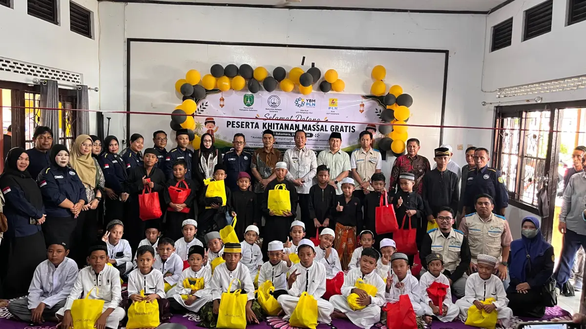 AKSI SOSIAL: Yayasan Baitul Maal (YBM) PLN ULP Sukamara bersinergi dengan Pemerintah Kabupaten Sukamara dan Korsa Volunteer Relawan Sukamara menggelar khitanan massal gratis bagi 31 anak di Aula Kecamatan Sukamara, Kabupaten Sukamara, Minggu (21/6/2026).