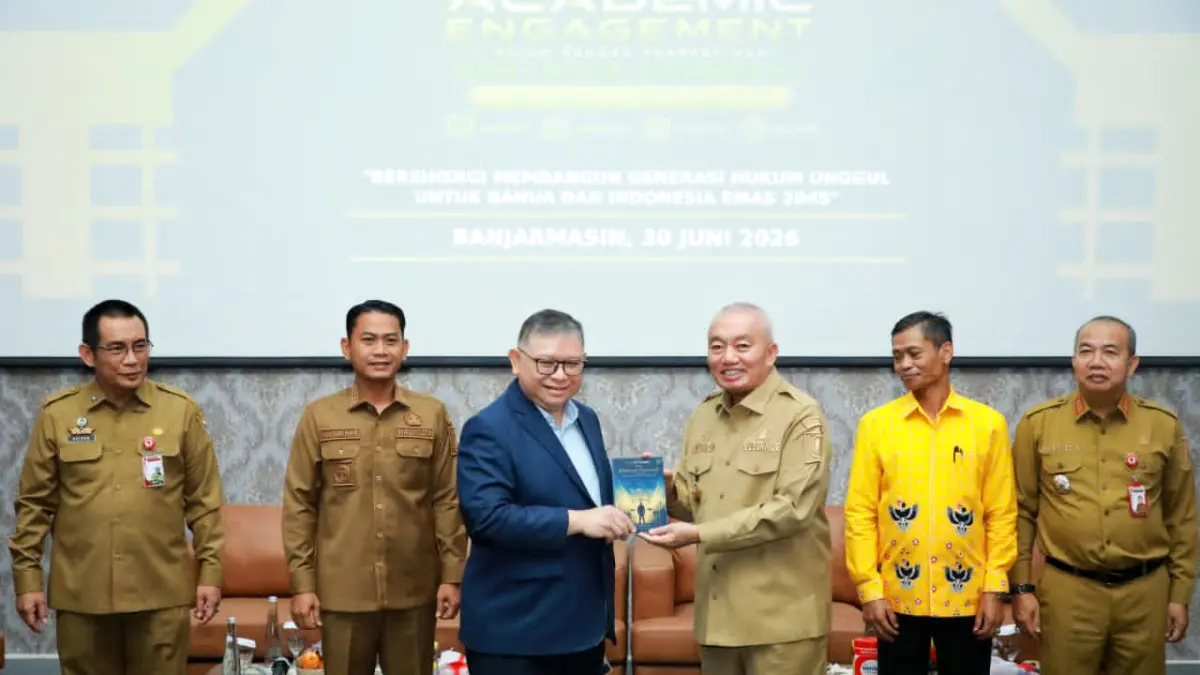 Gubernur Kalsel, H Muhidin bersama Jaksa di Fakultas Hukum ULM Banjarmasin.(Foto: M Rizky Maulidja/Biro Adpim)
