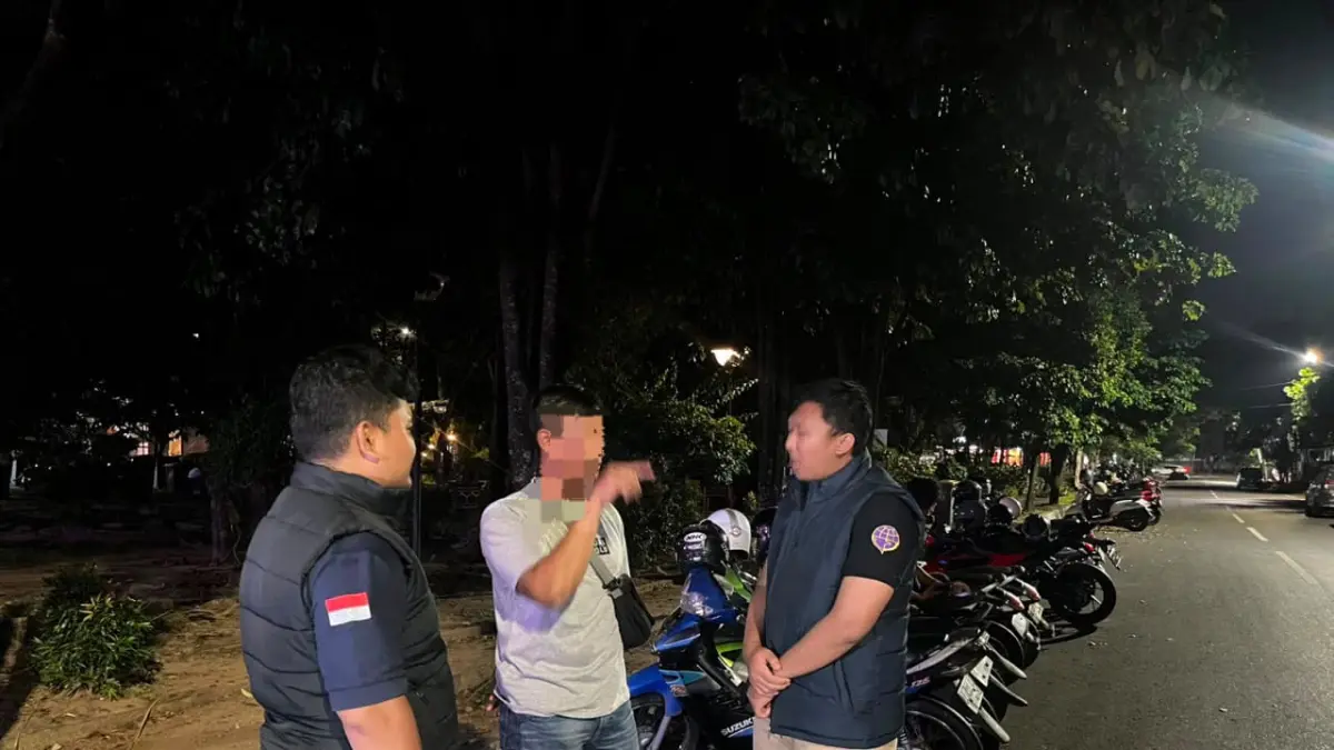 Pengelola parkir di kawasan taman Van Der Pijl dapat teguran dari Dishub Banjarbaru (dishub untuk Radar Banjarmasin)