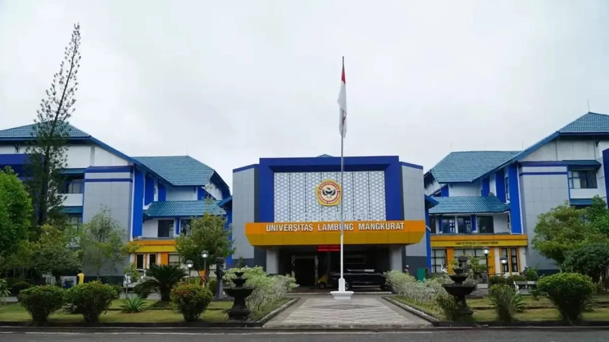 REKTORAT: Gedung Rektorat Universitas Lambung Mangkurat (ULM) di Banjarmasin. Panitia Pemilihan Rektor ULM resmi menutup masa perpanjangan pendaftaran bakal calon rektor Periode 2026–2030 dengan total empat bakal calon yang telah mendaftarkan diri.