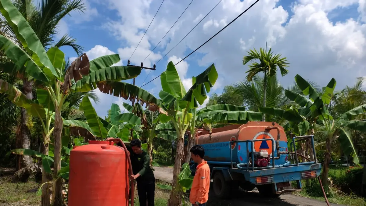 ANTISIPASI KEKERINGAN: BPBD menyiagakan 130 tandon air untuk mengantisipasi potensi kekeringan selama musim kemarau 2026. (FADLAN ZAKIRI/RADAR BANJARMASIN)
