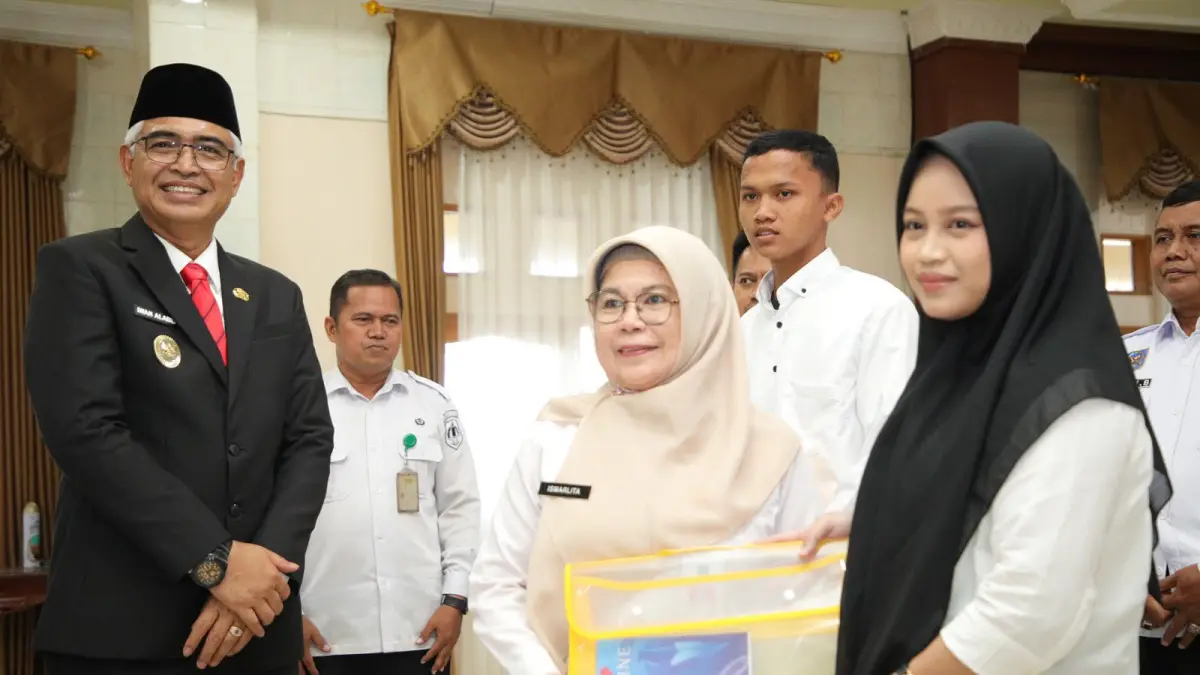 MOMEN: Wakil Bupati HSU, Hero Setiawan foto bersama usai membuka Pelatihan Vokasi bagi Pencari Kerja APBD Tahun 2026 Angkatan II di UPTD BLK Amuntai, Rabu (1/7/2026).(Foto: Pemkab HSU)&nbsp;