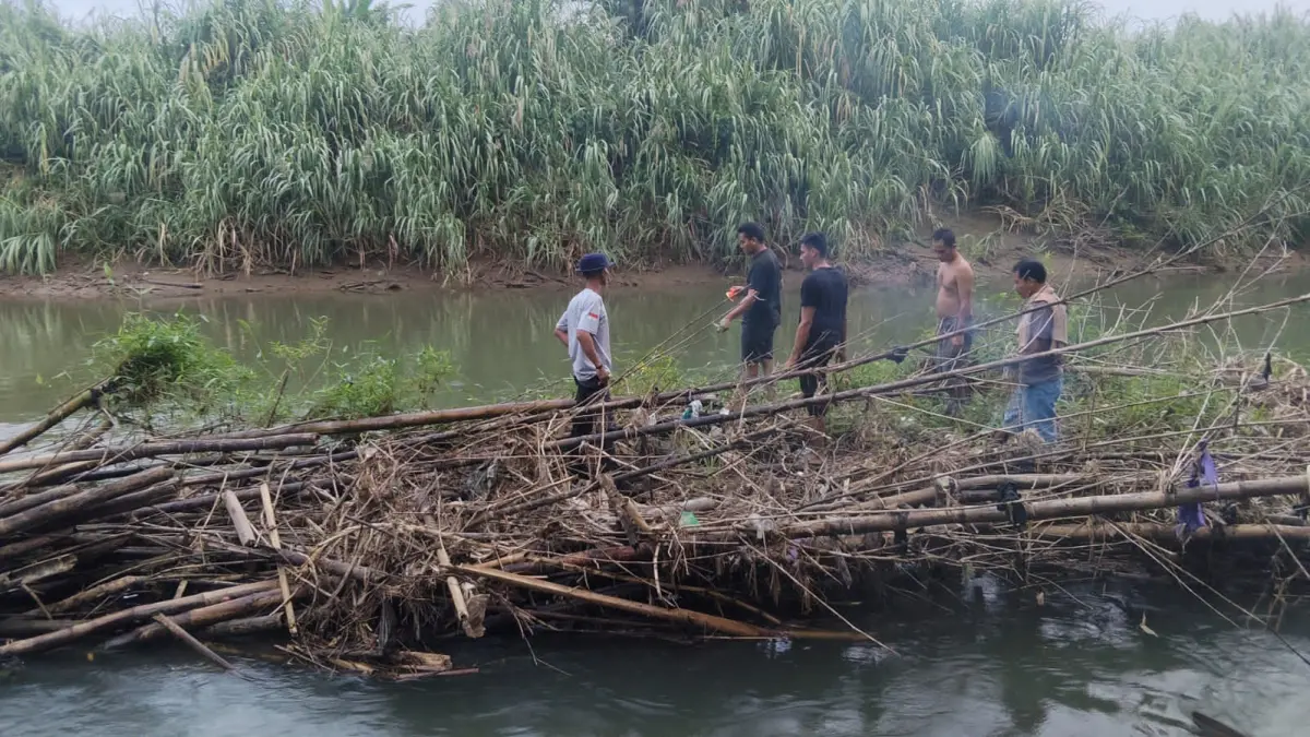 SISIR LOKASI: Suasana pencarian korban diduga tenggelam di Sungai Amandit, Rabu (1/7/2026) dini hari.(Foto: Nandy untuk Radar Banjarmasin)&nbsp;