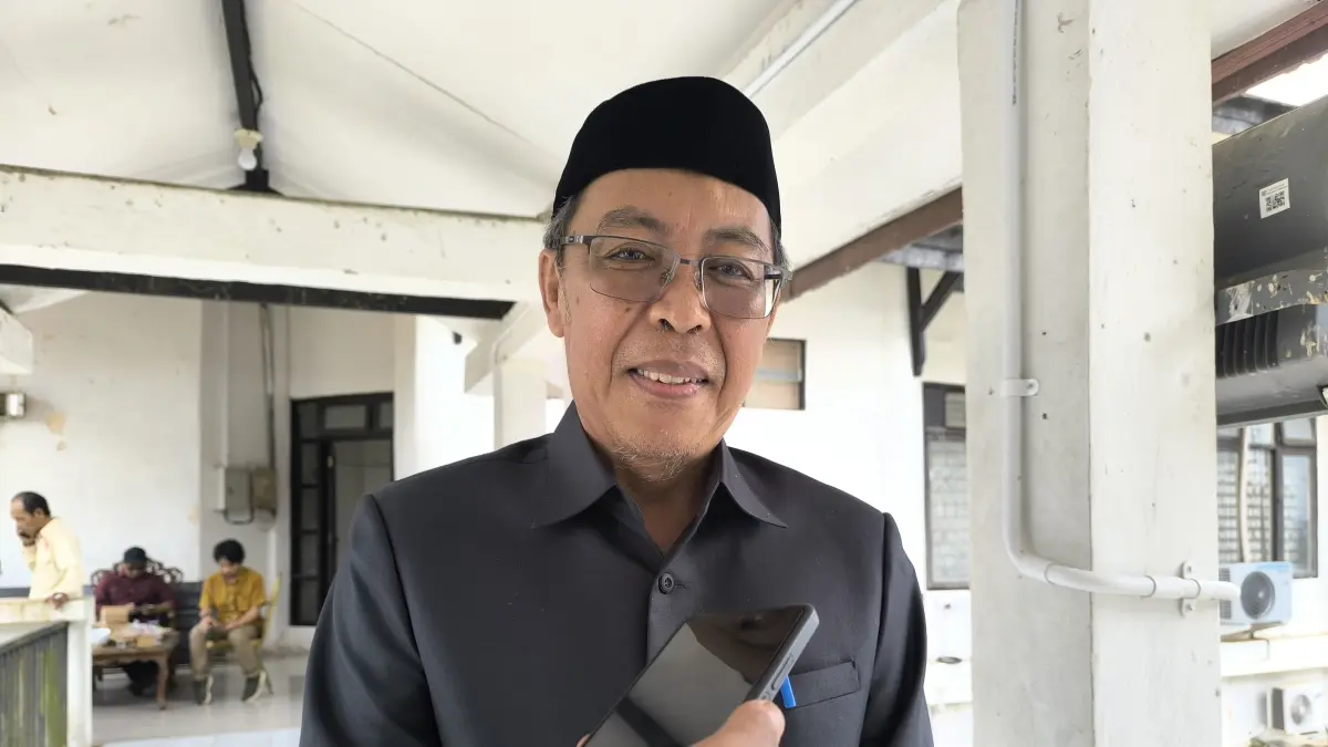 Kepala BKPSDM Balangan, Sufriannor, memberikan keterangan terkait ketegasan SOP kedisiplinan aparatur di Pemkab Balangan. (M Dirga/ Radar Banjarmasin)