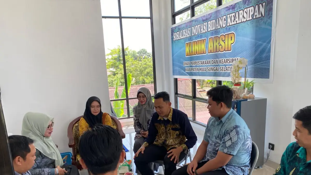 KLINIK ARSIP: Dokumentasi layanan Klinik Arsip berupa pendampingan teknis bagi pengelola arsip yang digelar Dispersip Kabupaten HSS, Kamis (2/7/2026).(Foto: Dispersip HSS)