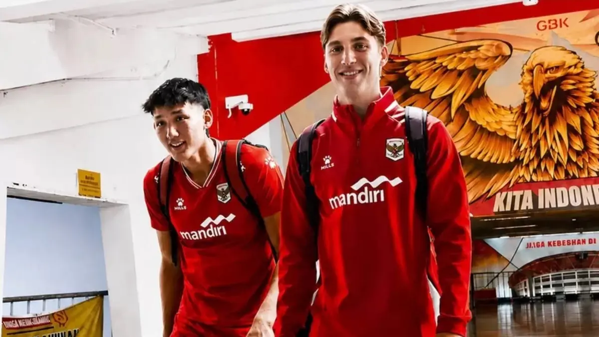 NATURALISASI: DPR RI menyetujui naturalisasi dua pemain muda untuk memperkuat Timnas Indonesia, yakni Luke Anthony Vickery (kiri) dan Mitchell Lee Baker (kanan).&nbsp;