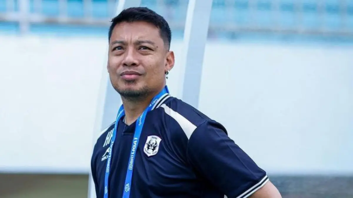 RESMI: Mantan pemain Timnas Indonesia, Hamka Hamzah jadi asisten pelatih PSIS Semarang.
(Instagram Hamka Hamzah)