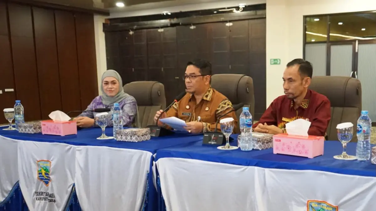 Sekda Kotabaru, Eka Saprudin saat menyampaikan sosialisasi SP4N-LAPOR. (Diskominfo Kotabaru)