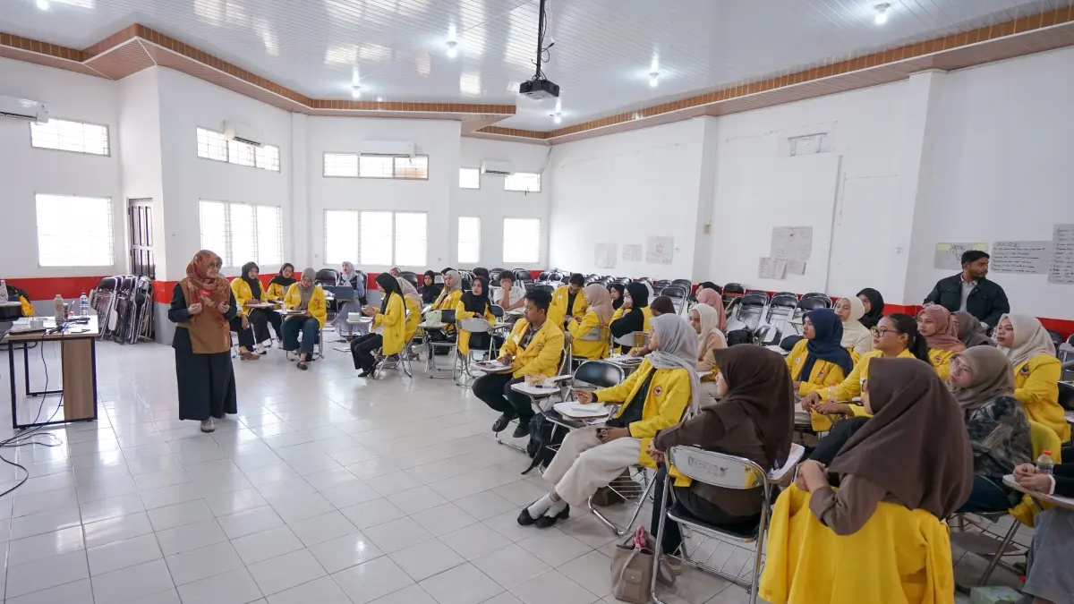 MENERANGKAN : Fasilitator Dunamis Organization Service, Teddi Prasetya Yuliawan membeberkan trik membuat berkas lamaran pekerjaan.