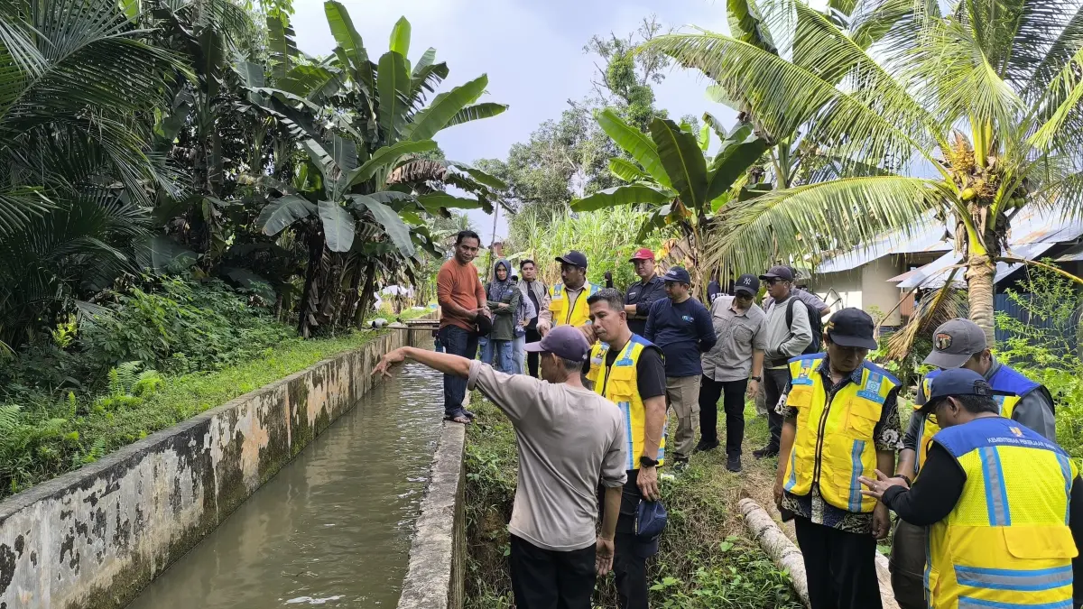 BENDUNG PITAP: Kondisi infrastruktur Bendung Pitap yang dikeluhkan warga karena minim pintu air dan mengalami sedimentasi sehingga memicu luapan banjir di permukiman. (M Dirga/ Radar Banjarmasin)