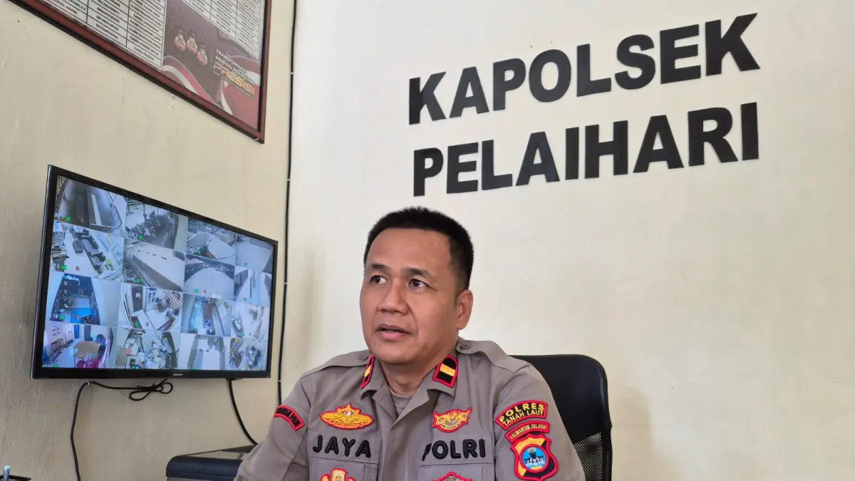UNGKAP: Kapolsek Pelaihari, Ipda Karia Jaya saat memberikan keterangan terkait kasus penganiayaan wanita berinisial A di Komplek Kijang Mas Pelaihari. (Foto : Norsalim Yahya/Radar Banjarmasin)