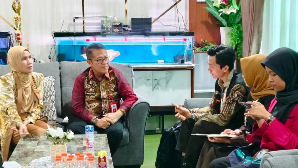 WAWANCARA: Sekda HSU, Adi Lesmana mengikuti pendataan perdana Sensus Ekonomi 2026 oleh petugas BPS Kabupaten HSU di Rumah Dinas Sekda, Kamis (2/7/2026).(Foto: Pemkab HSU)&nbsp;
