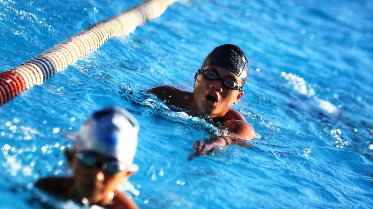 ADU CEPAT: Para perenang muda bertanding dalam Kejuaraan Renang Wali Kota Cup Banjarmasin 2026 di Kolam Renang GOR Hasanuddin HM, Banjarmasin, Senin (6/7/2026).